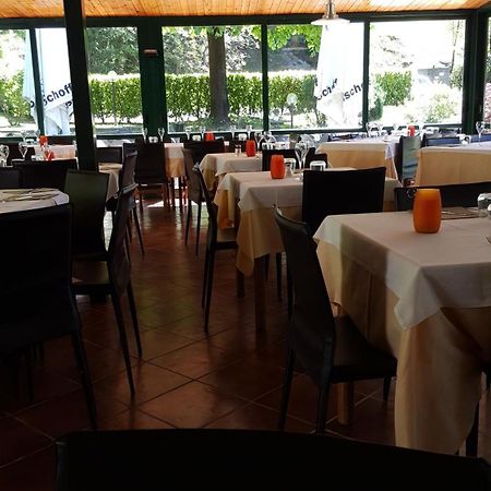 Отель Trattoria I Bodega Аббадия Лариана Экстерьер фото