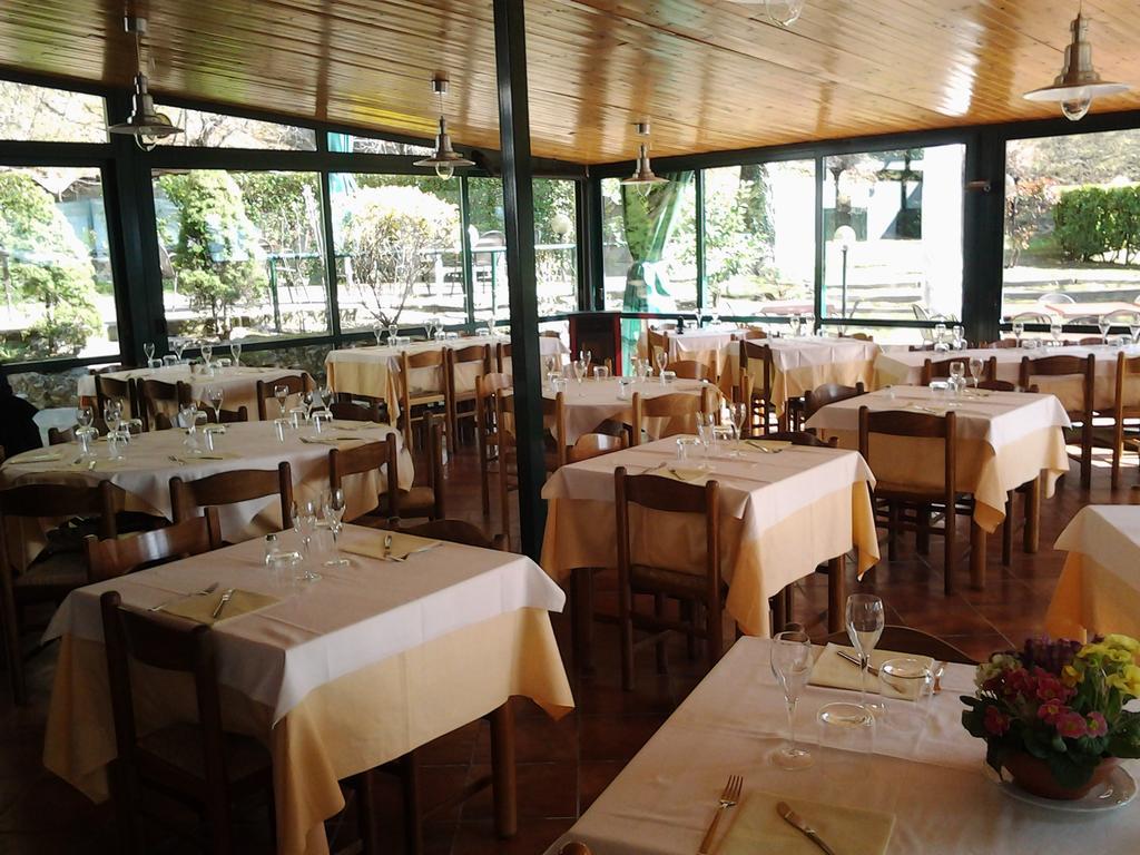 Отель Trattoria I Bodega Аббадия Лариана Экстерьер фото