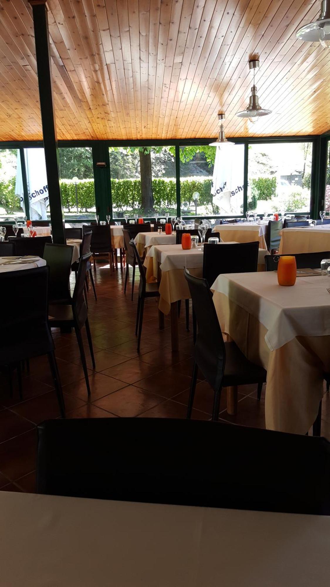Отель Trattoria I Bodega Аббадия Лариана Экстерьер фото